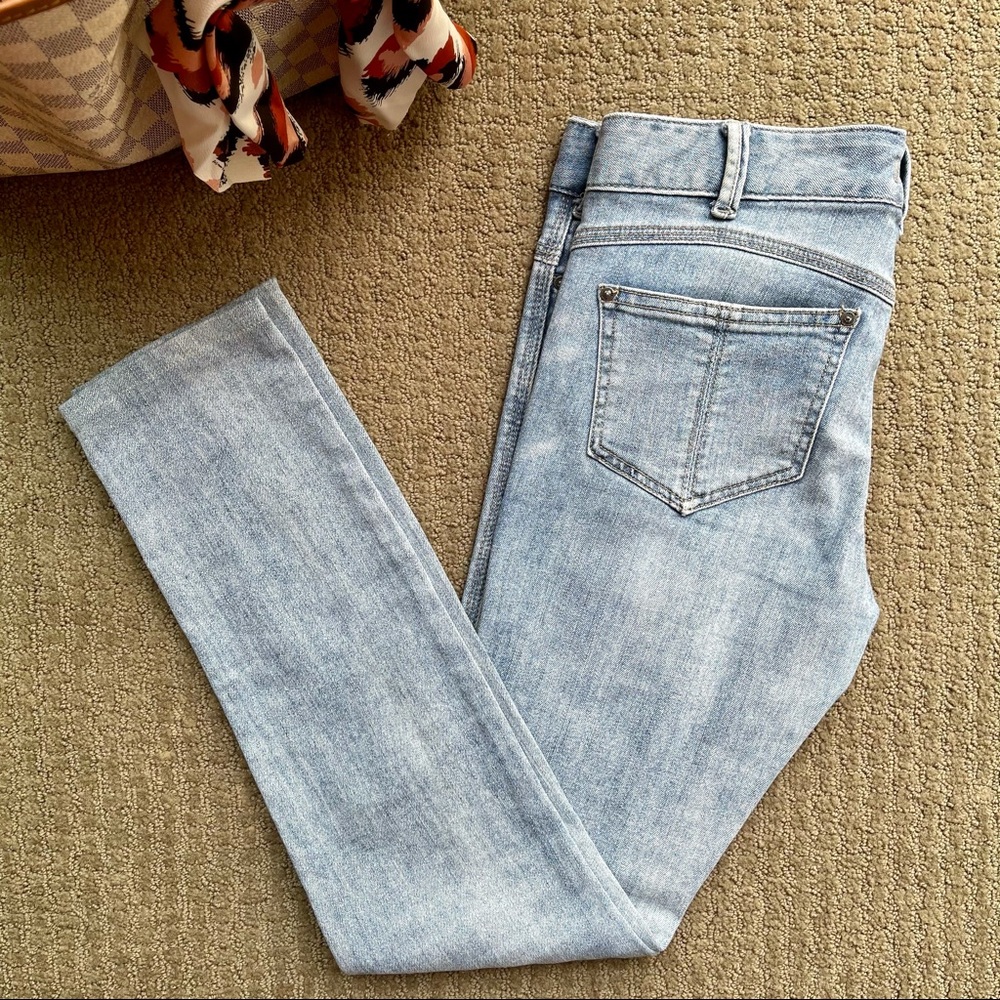 🎉HOST PICK🎉 Free People light wash ankle cut denim jeans - Picture 4 of 10